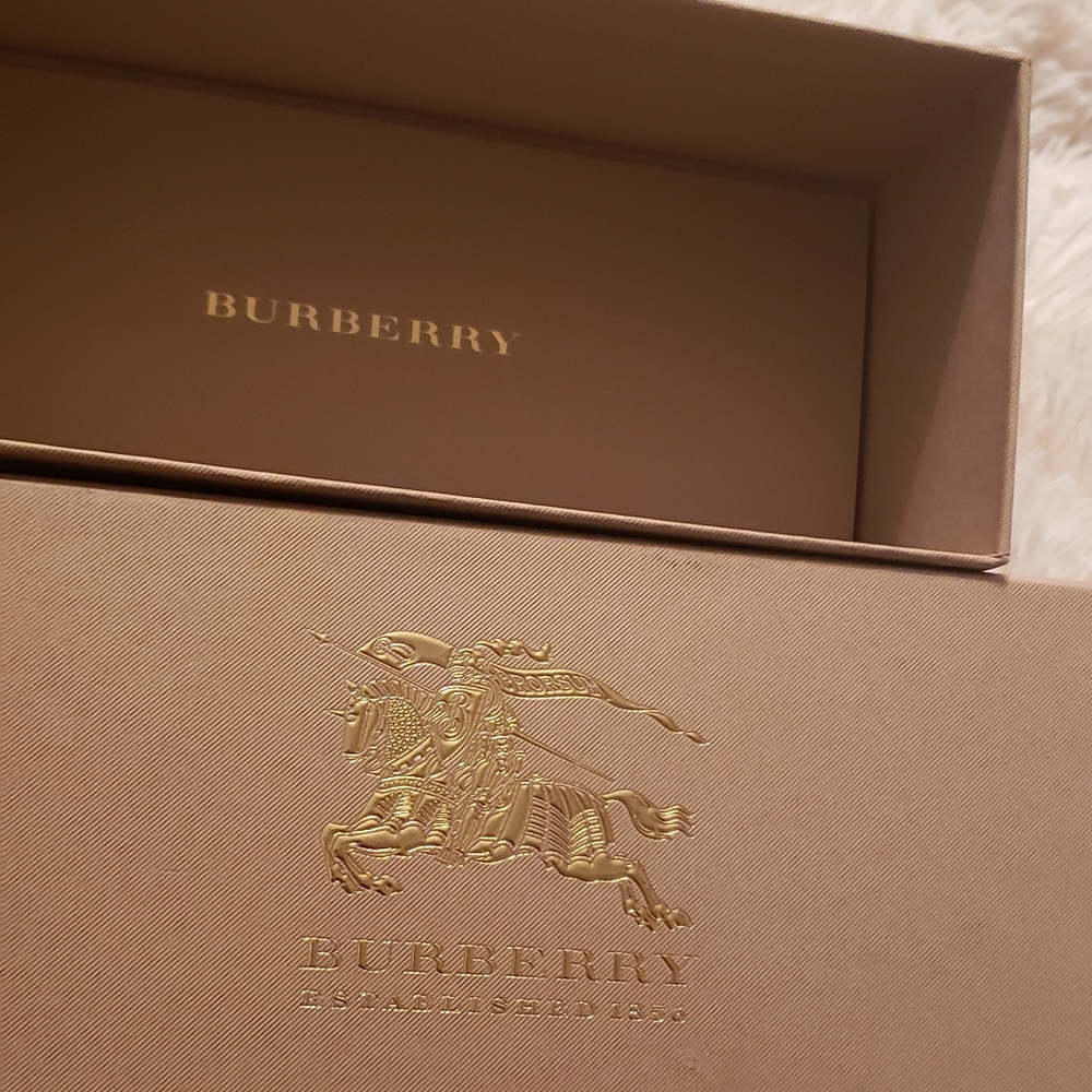 BURBERRY GLASSES❤❤❤SOLD❤❤❤ - Picture 8 of 10